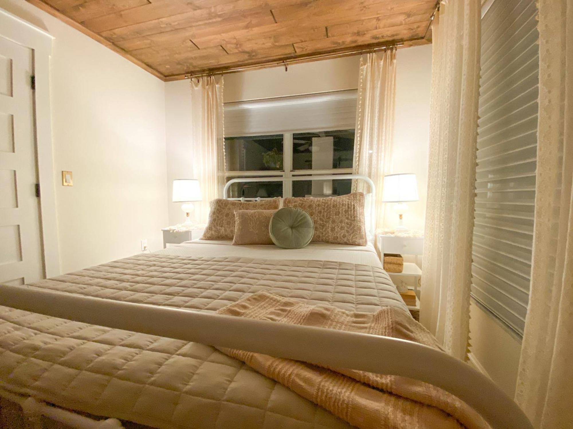 Apartment 1br 1ba In Historic Park Ave