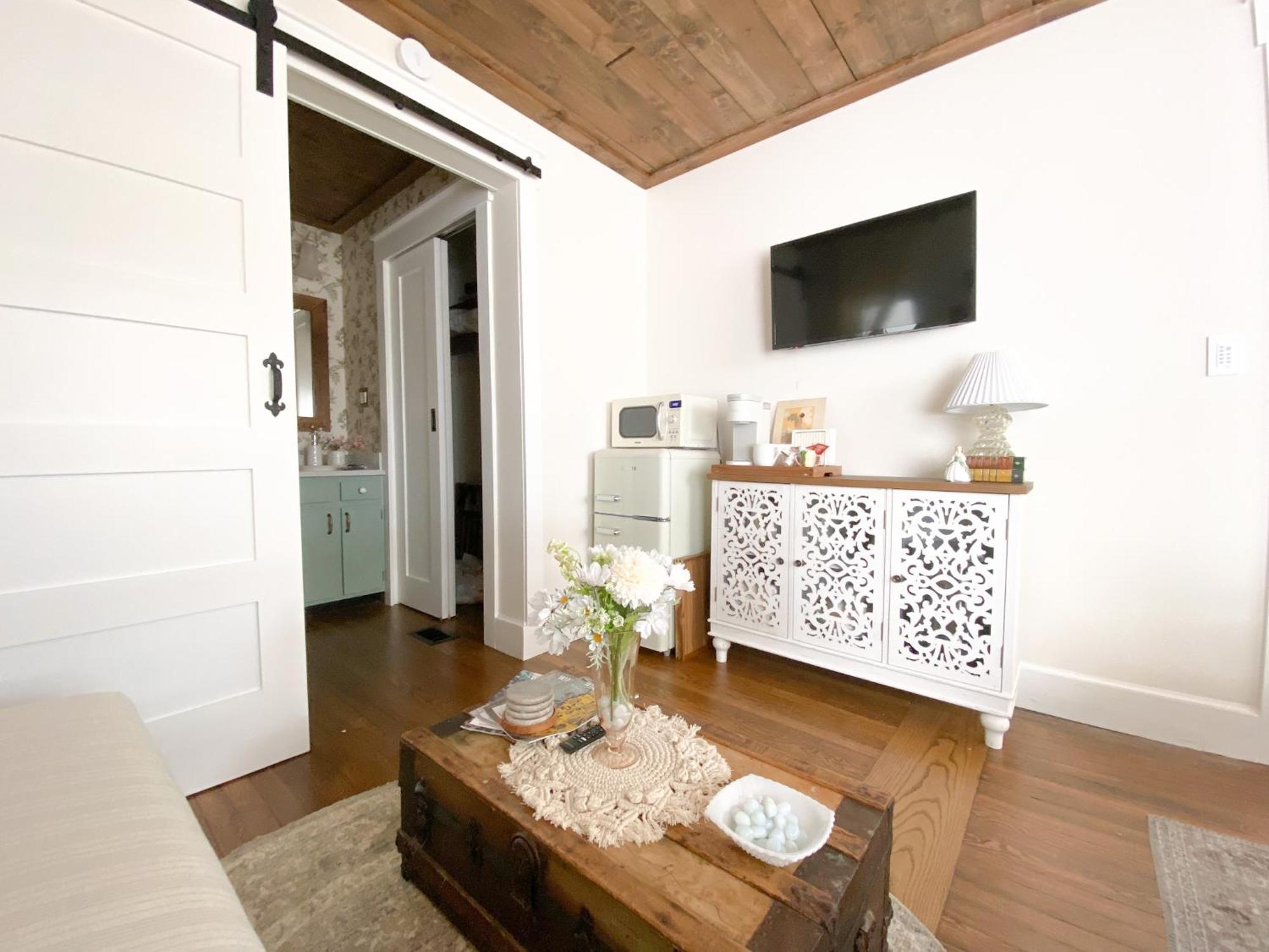 Apartment 1br 1ba In Historic Park Ave *